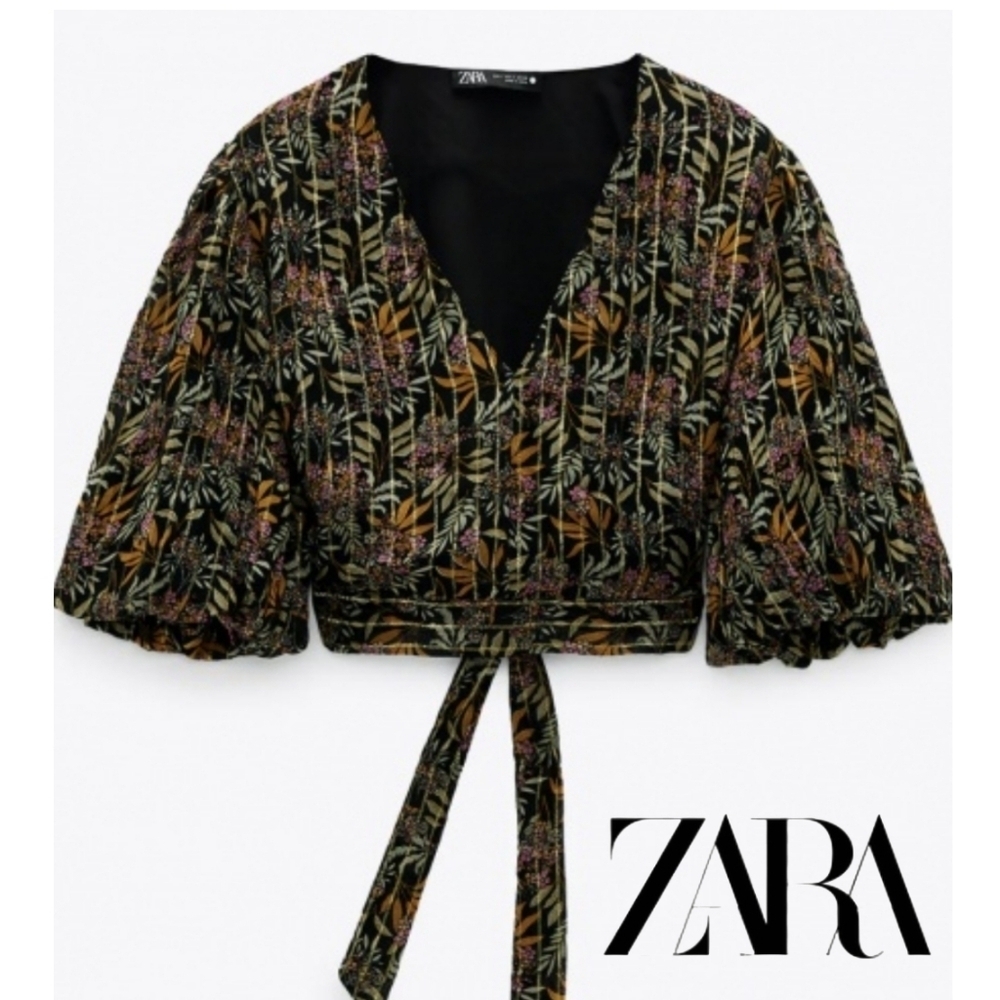 🌟Zara Black Floral V-Neck Puff Sleeve Crop Top